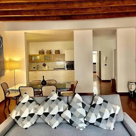 Il Portico. Charm Apartment, Downtown. Daire Vicenza